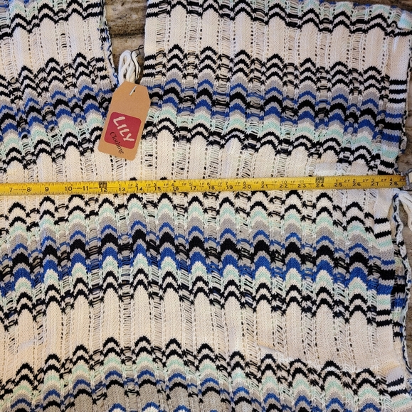 Woven Beach Cover Up - Picture 5 of 10